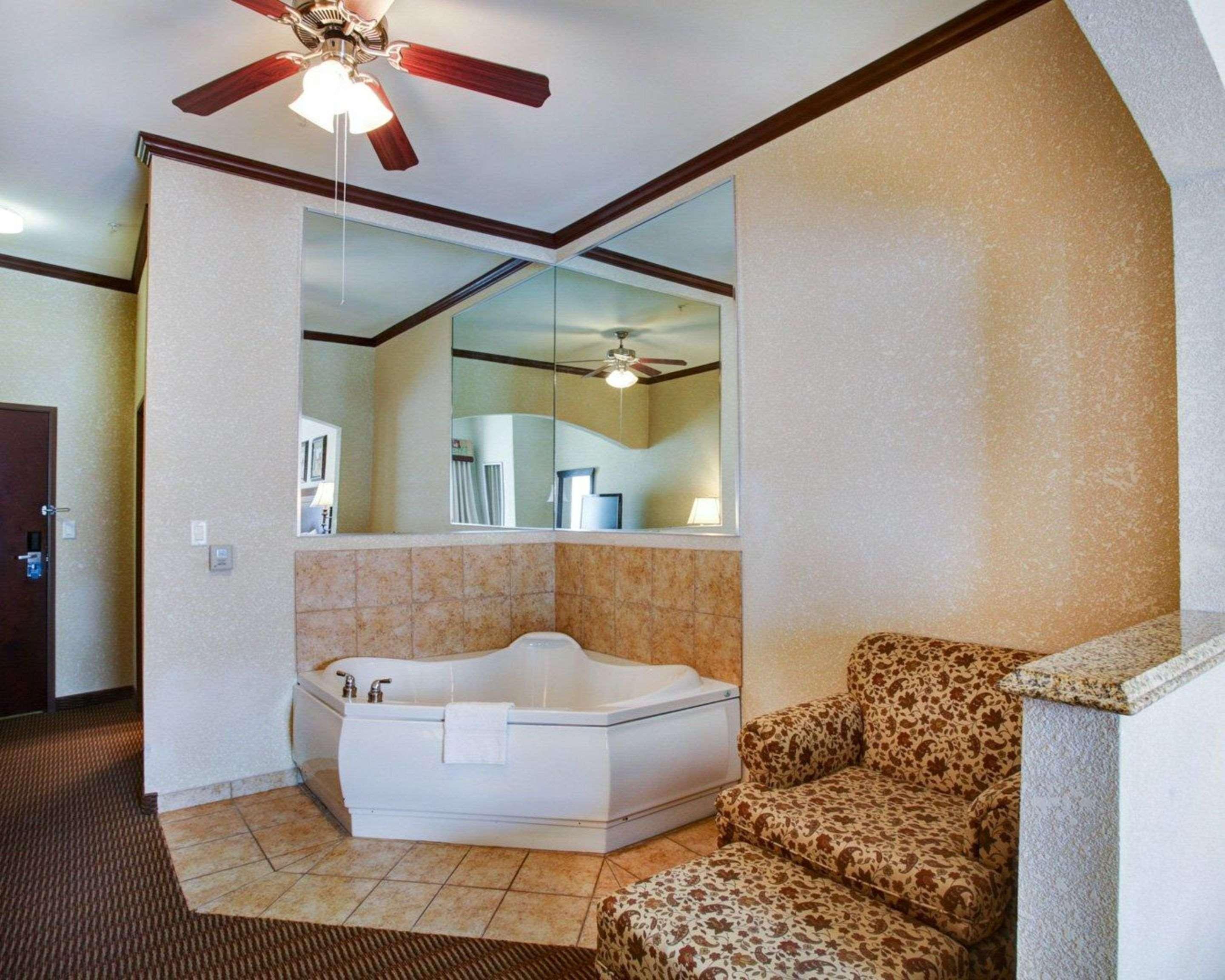 Comfort Suites University Drive College Station Exteriör bild